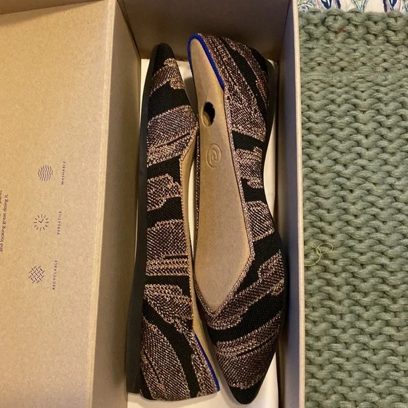 Size 9 Rothy’s points - Picture 2 of 3